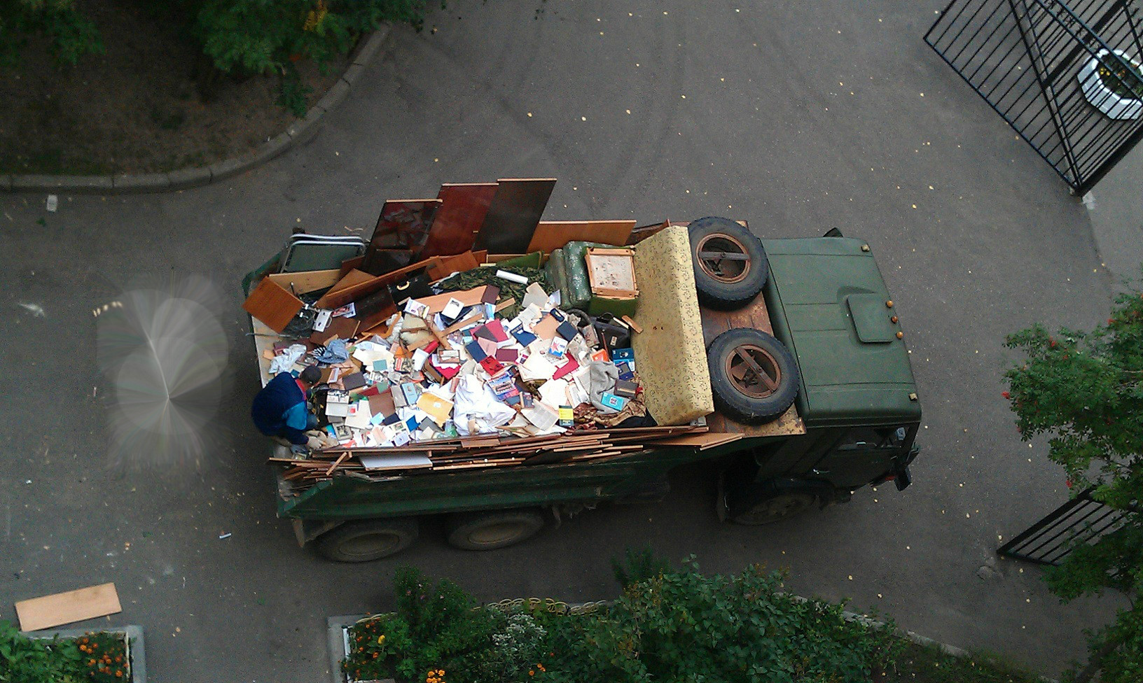 вывоз и утилизация старой мебели и мусора